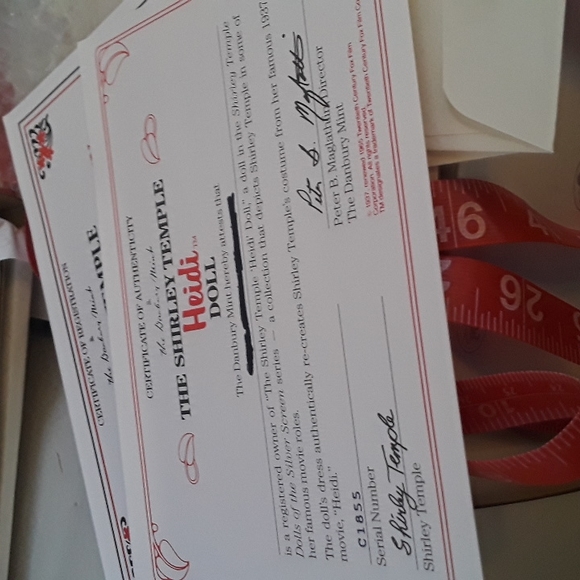 Shirley Temple "Heidi" Doll from Danbury Mint., Silver Screen Dolls - Picture 6 of 11